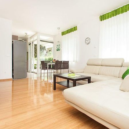 Kuvi Apartments روفينج المظهر الخارجي الصورة