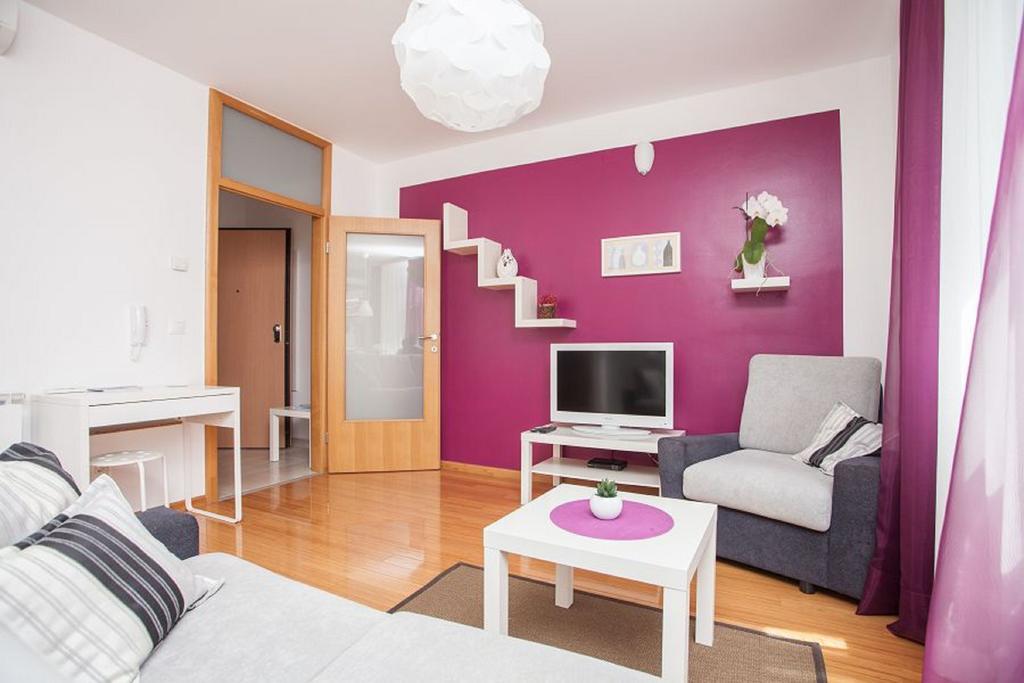 Kuvi Apartments روفينج الغرفة الصورة