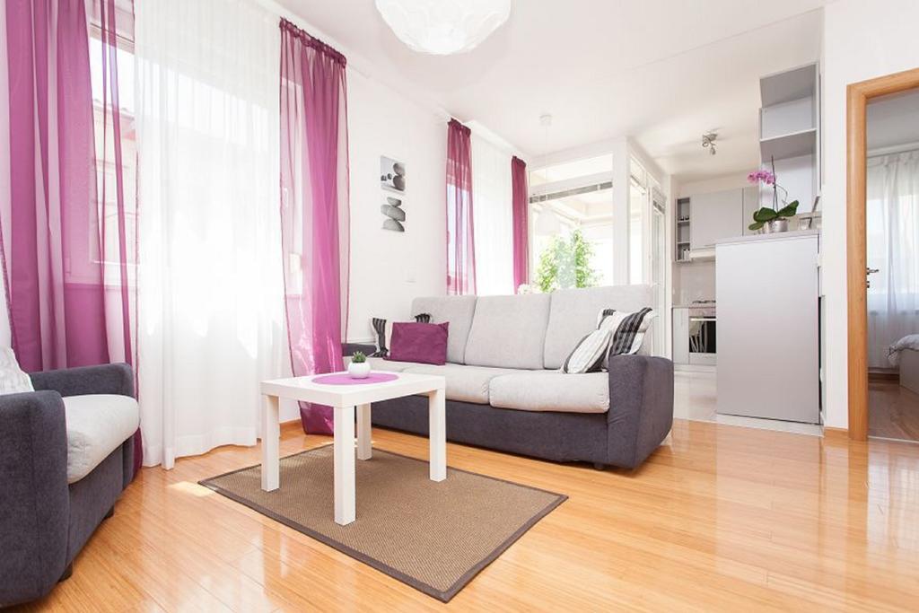 Kuvi Apartments روفينج الغرفة الصورة